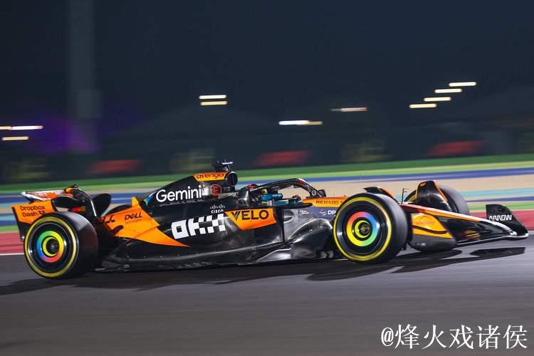 F1卡塔尔冲刺赛排位:皮亚斯特里摘得杆位,维斯塔潘位列第6 F1卡塔尔冲刺赛排位:皮亚斯特里摘得杆位,维斯塔潘位列第6
